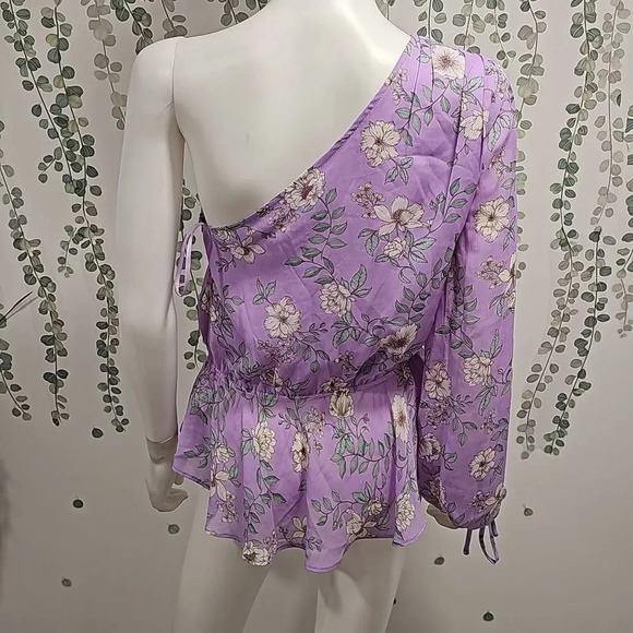 NWOT VICI FLORAL PRINT ONE SHOULDER PEPLUM TOP IN PURPLE MULTI Sz L - Picture 8 of 13